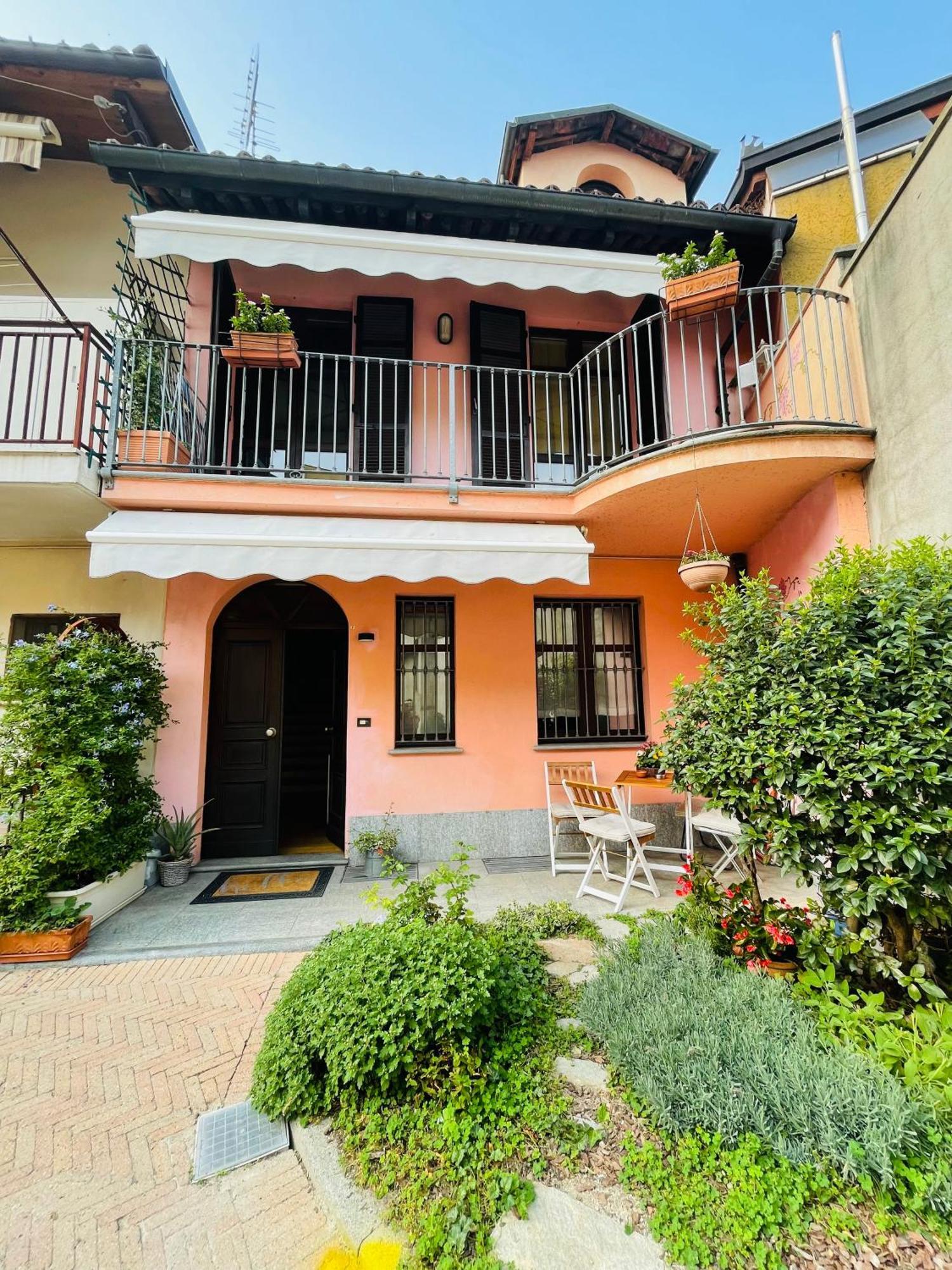Casa Caroli, Charme E Comfort Nel Cuore Di Alba 외부 사진