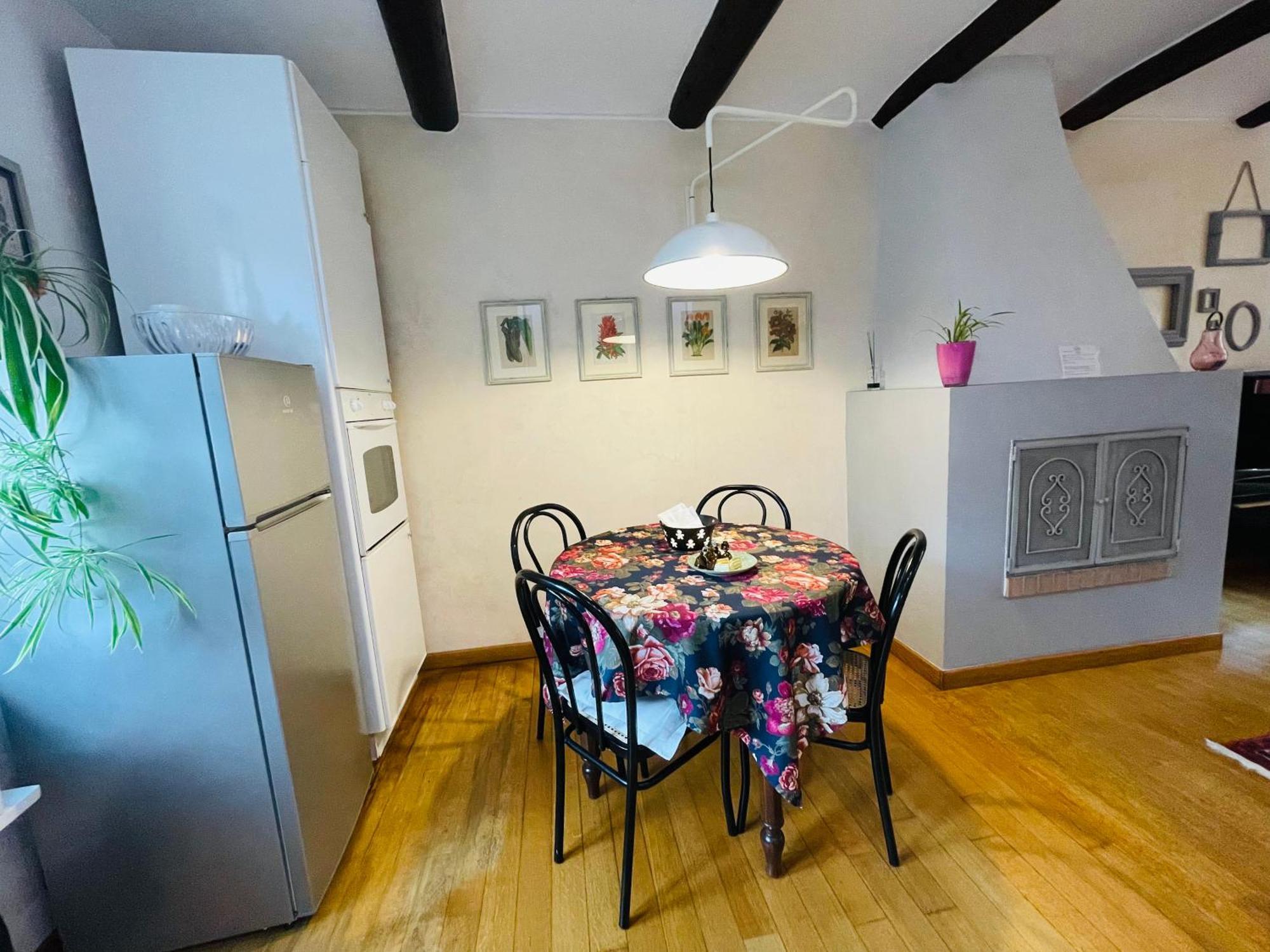 Casa Caroli, Charme E Comfort Nel Cuore Di Alba 외부 사진