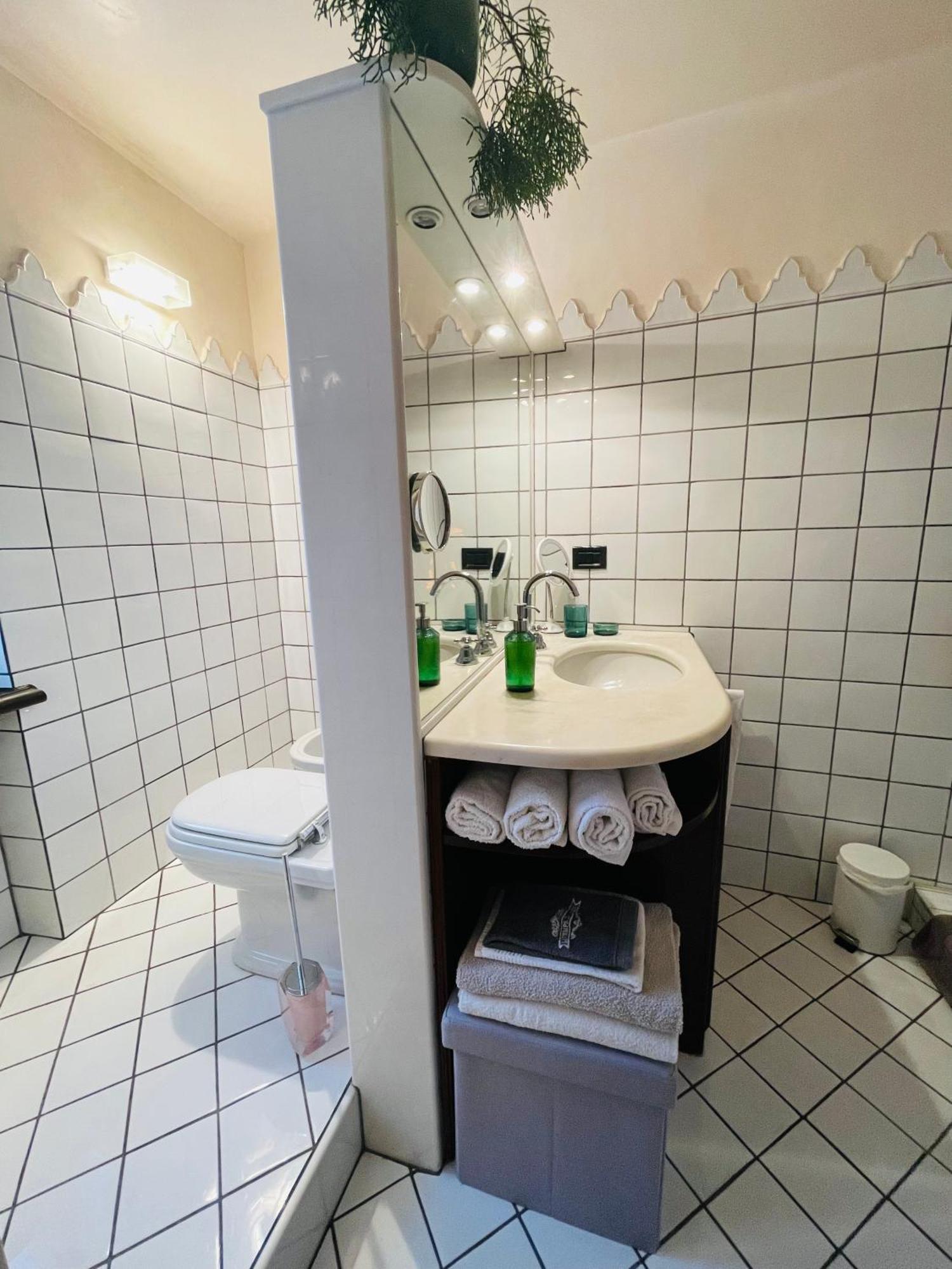 Casa Caroli, Charme E Comfort Nel Cuore Di Alba 외부 사진