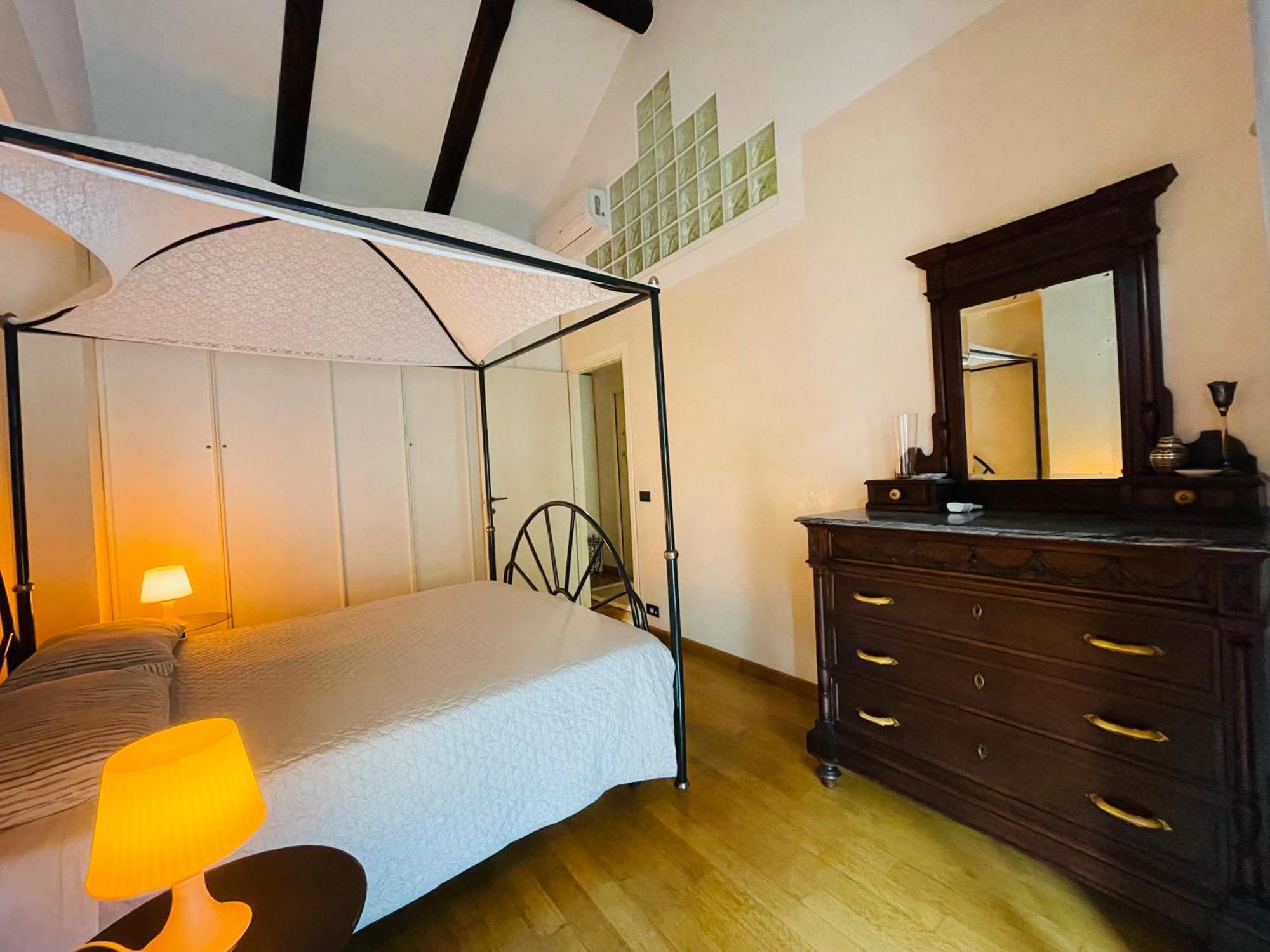 Casa Caroli, Charme E Comfort Nel Cuore Di Alba 외부 사진