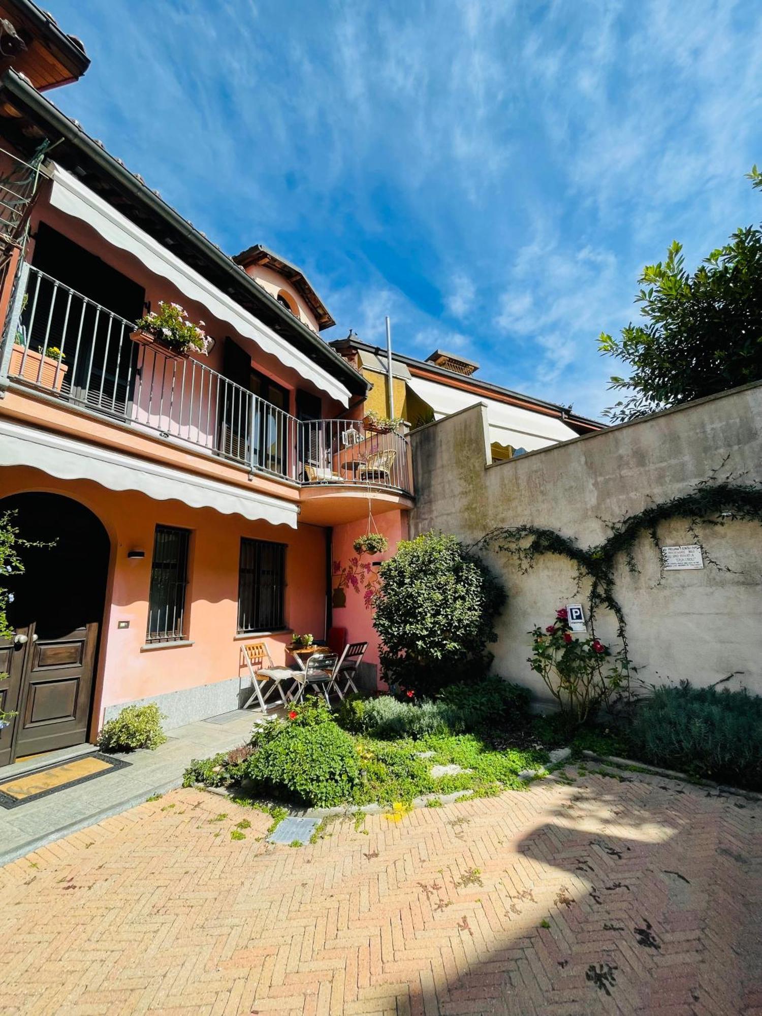 Casa Caroli, Charme E Comfort Nel Cuore Di Alba 외부 사진