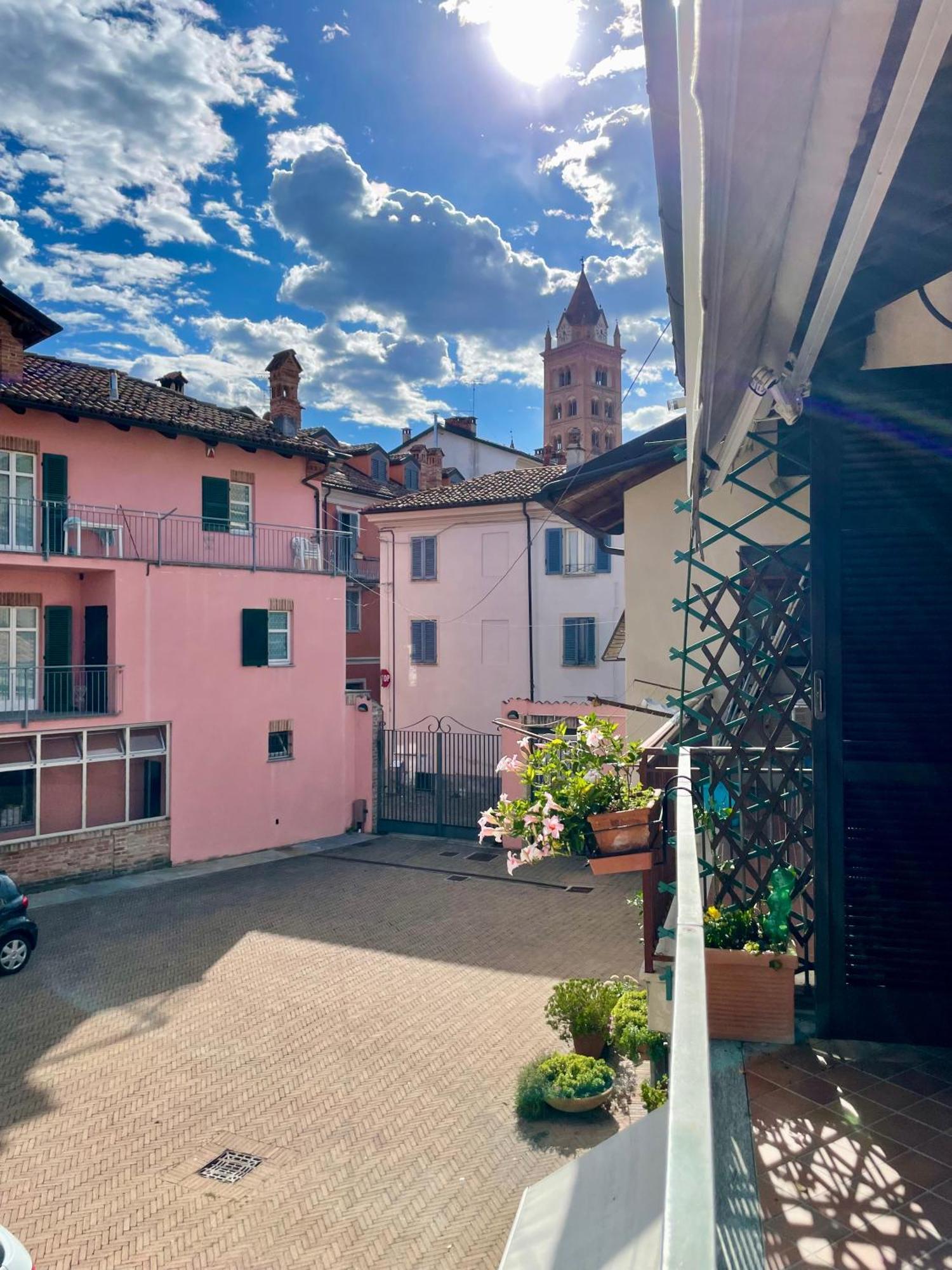 Casa Caroli, Charme E Comfort Nel Cuore Di Alba 외부 사진
