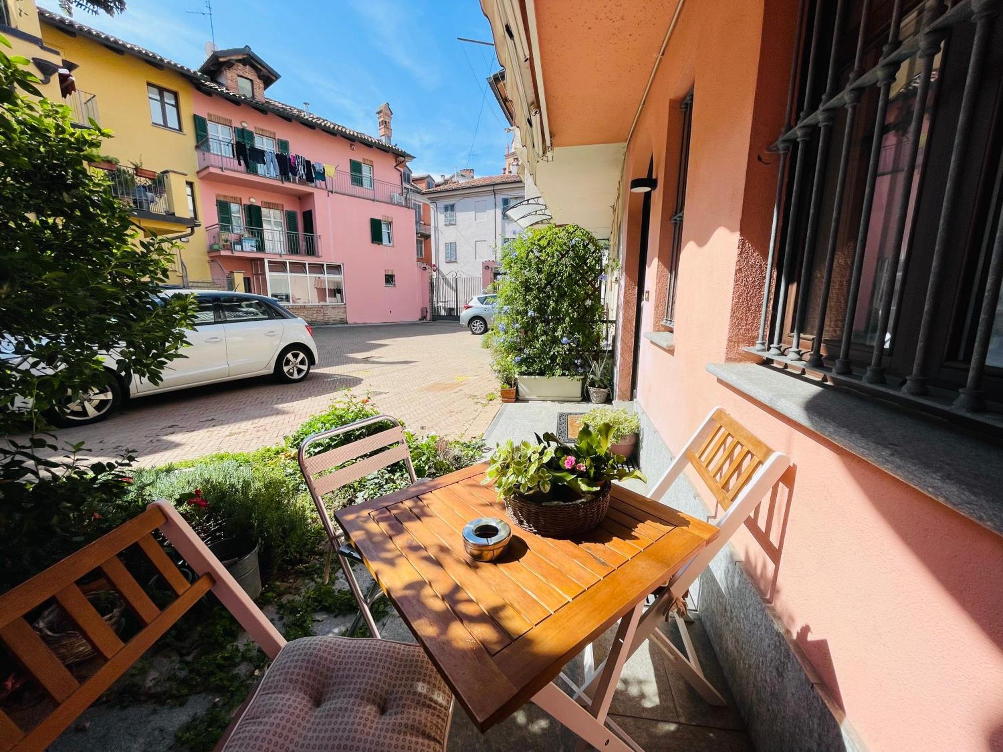 Casa Caroli, Charme E Comfort Nel Cuore Di Alba 외부 사진
